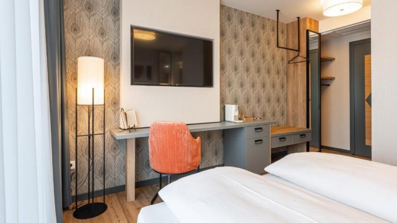 Doppelzimmer mit Balkon – Straßenseite