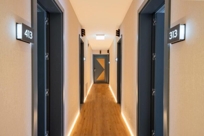 Doppelzimmer mit Balkon – Straßenseite